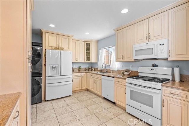 15951 Simonds Street, Granada Hills (los Angeles), CA 91344