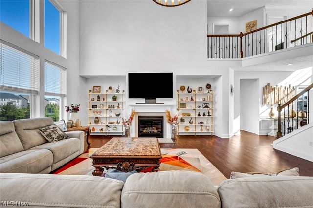 5250 Duxbury Drive, Copley, OH 44321