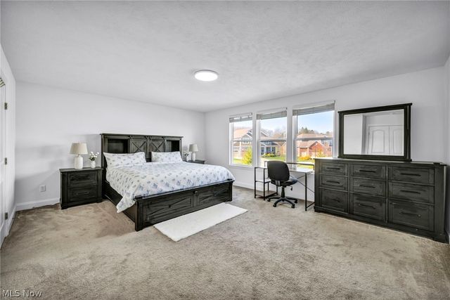 5250 Duxbury Drive, Copley, OH 44321