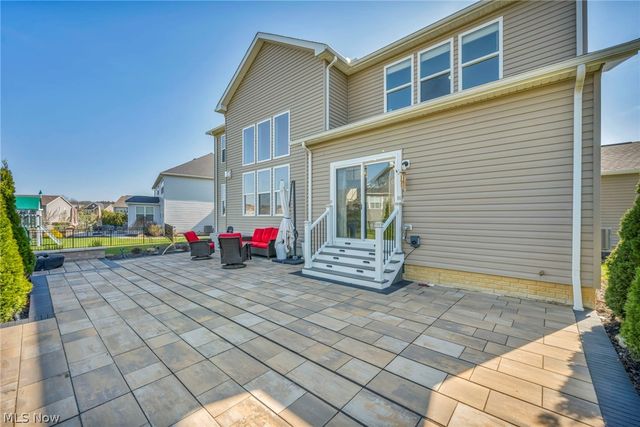 5250 Duxbury Drive, Copley, OH 44321