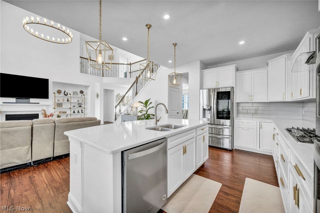5250 Duxbury Drive, Copley, OH 44321