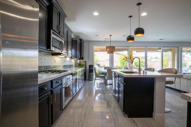 73986 Mondrian Place, Palm Desert, CA 92211