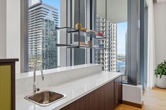 11 NE 6th Street 1912, Miami, FL 33132