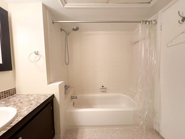 119 NE 19th Court 203G, Wilton Manors, FL 33305