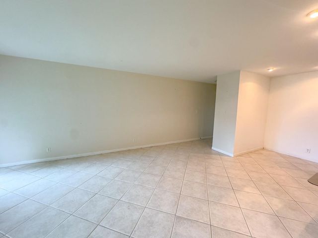 119 NE 19th Court 203G, Wilton Manors, FL 33305