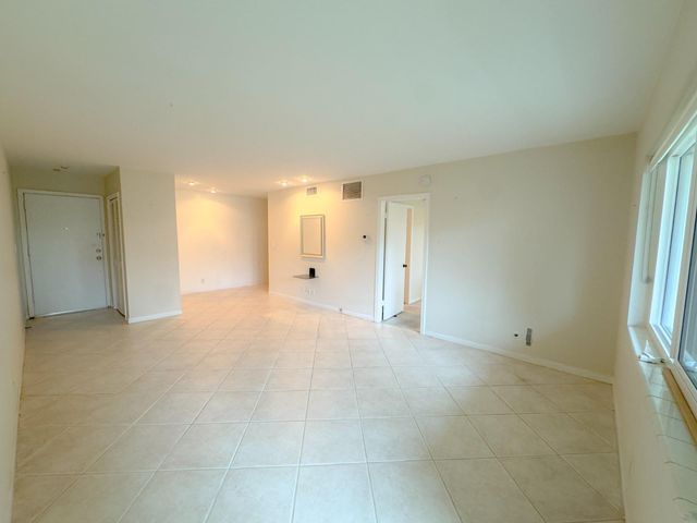 119 NE 19th Court 203G, Wilton Manors, FL 33305
