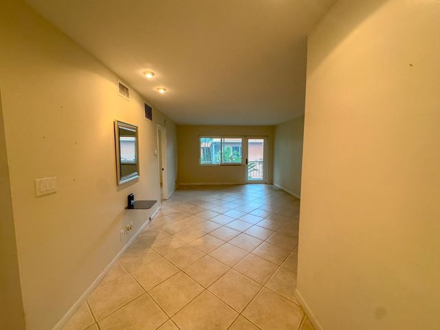 119 NE 19th Court 203G, Wilton Manors, FL 33305