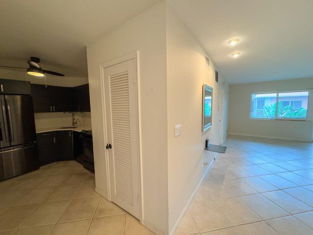 119 NE 19th Court 203G, Wilton Manors, FL 33305