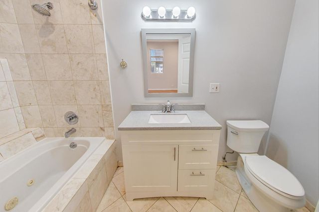 2141 W Crystal Street 2, Chicago, IL 60622