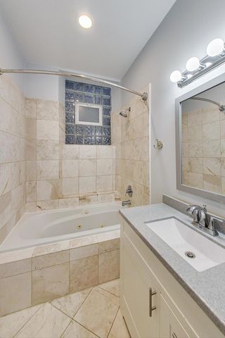 2141 W Crystal Street 2, Chicago, IL 60622