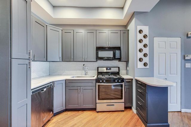 2141 W Crystal Street 2, Chicago, IL 60622