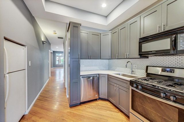 2141 W Crystal Street 2, Chicago, IL 60622