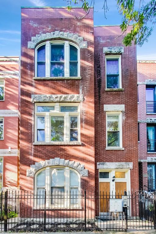 2141 W Crystal Street 2, Chicago, IL 60622