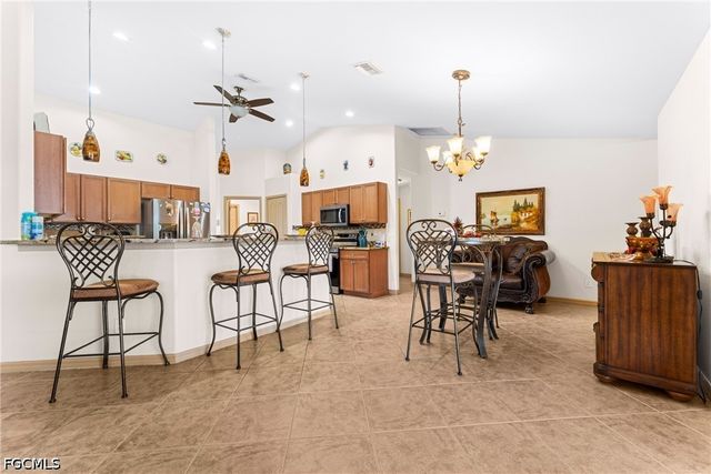 1805 SW 4th AVE, Cape Coral, FL 33991