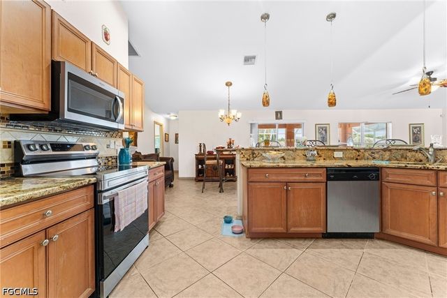 1805 SW 4th AVE, Cape Coral, FL 33991