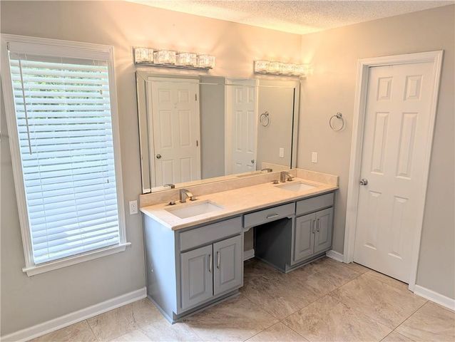 4807 Mystere Circle SW, Lilburn, GA 30047