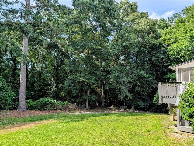 4807 Mystere Circle SW, Lilburn, GA 30047