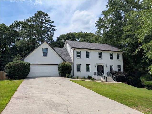 4807 Mystere Circle SW, Lilburn, GA 30047