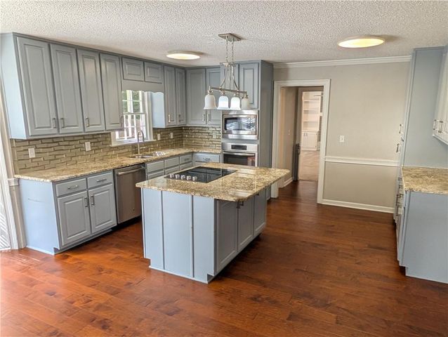 4807 Mystere Circle SW, Lilburn, GA 30047