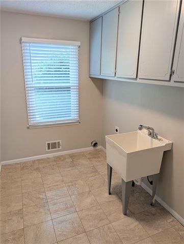4807 Mystere Circle SW, Lilburn, GA 30047