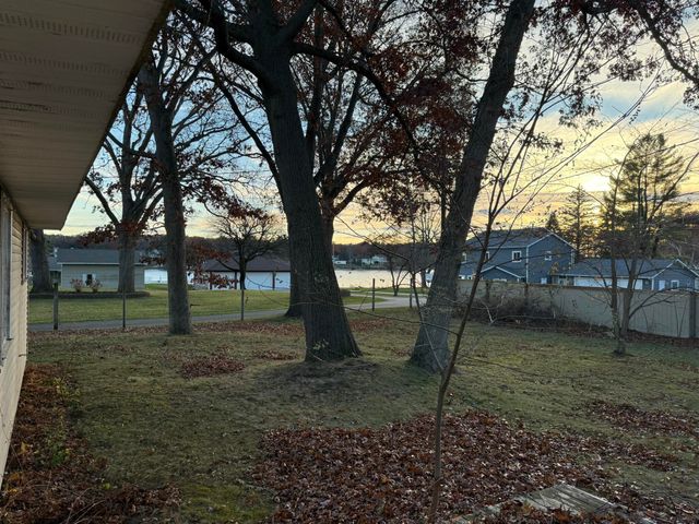 275 S 8th Avenue, Fruitport Twp, MI 49415
