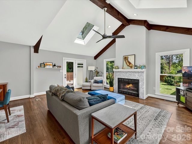 801 Fairbanks Road, Charlotte, NC 28210