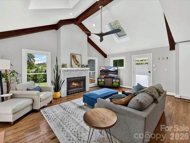 801 Fairbanks Road, Charlotte, NC 28210
