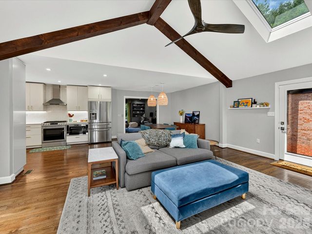 801 Fairbanks Road, Charlotte, NC 28210