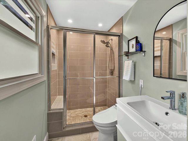 801 Fairbanks Road, Charlotte, NC 28210