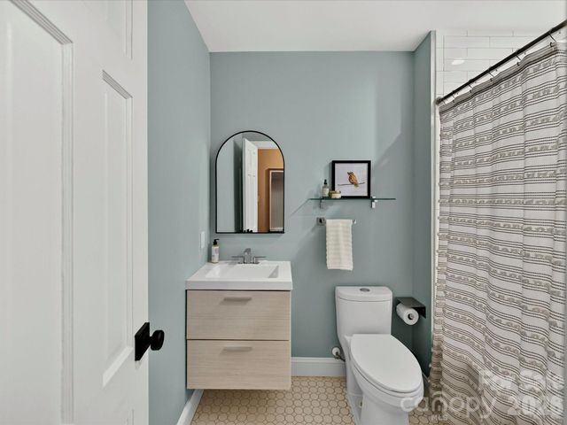 801 Fairbanks Road, Charlotte, NC 28210