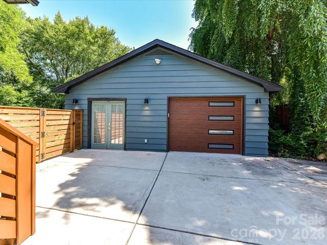 801 Fairbanks Road, Charlotte, NC 28210