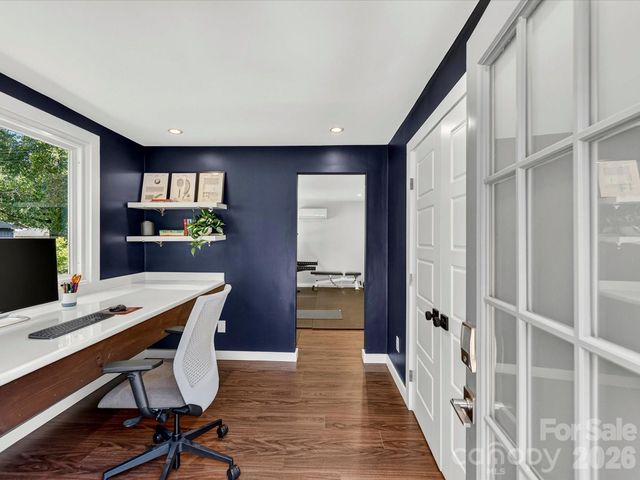 801 Fairbanks Road, Charlotte, NC 28210