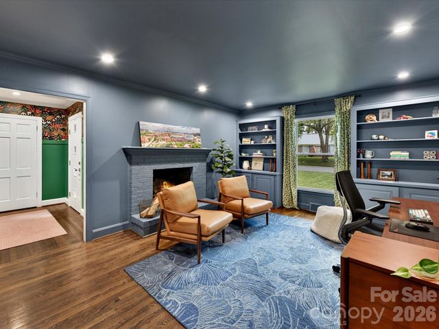 801 Fairbanks Road, Charlotte, NC 28210