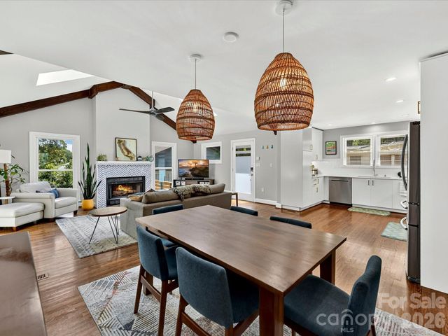 801 Fairbanks Road, Charlotte, NC 28210