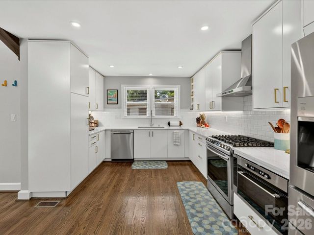 801 Fairbanks Road, Charlotte, NC 28210