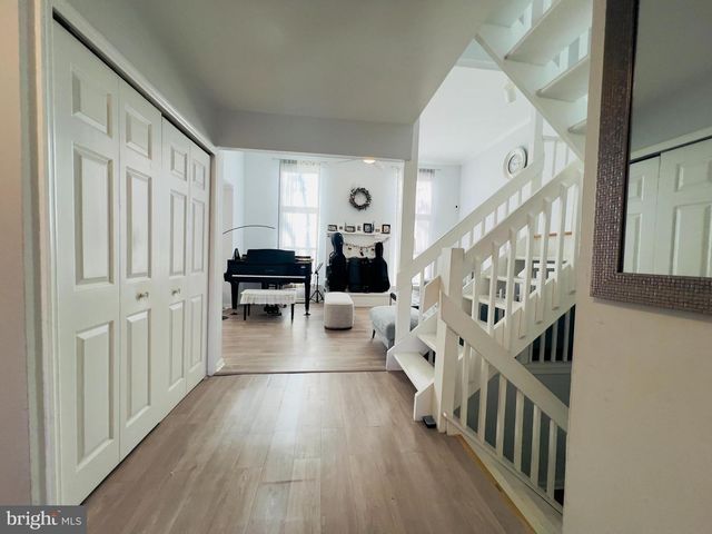 8 KNOX CT, Chesterbrook, PA 19087