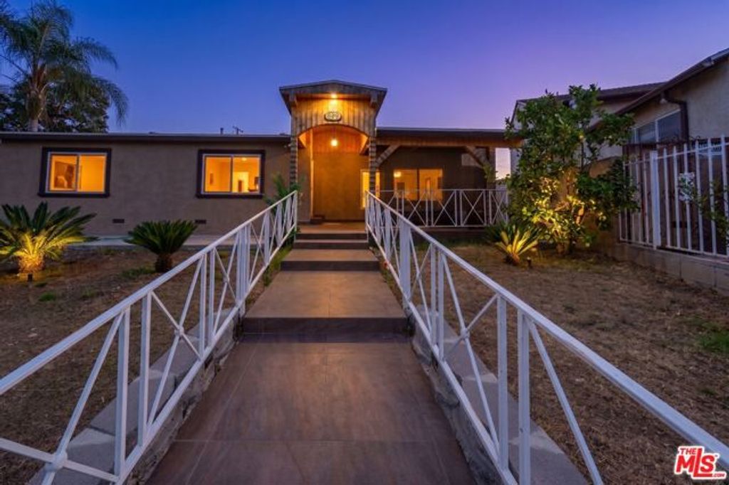 8149 Alcove Avenue, Los Angeles, CA 91605