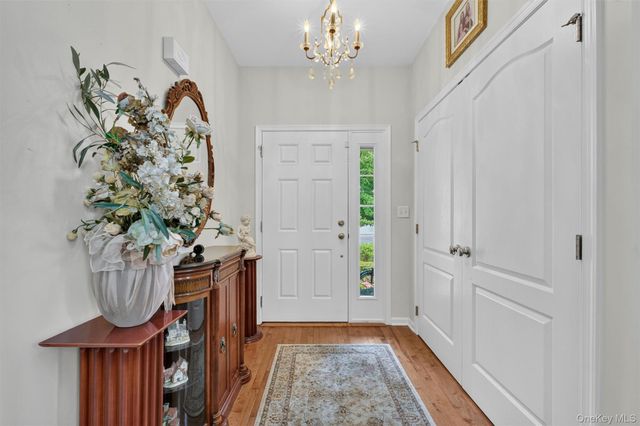 10 Pritchard Court, Fishkill, NY 12524