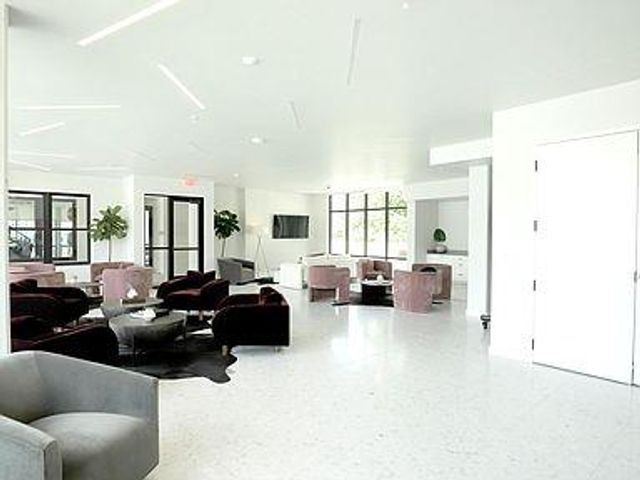 800 Embassy DR 505, Austin, TX 78702