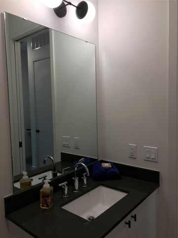 800 Embassy DR 505, Austin, TX 78702