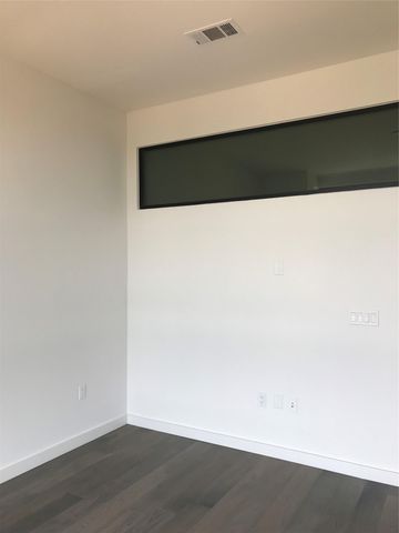 800 Embassy DR 505, Austin, TX 78702