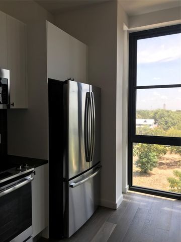 800 Embassy DR 505, Austin, TX 78702