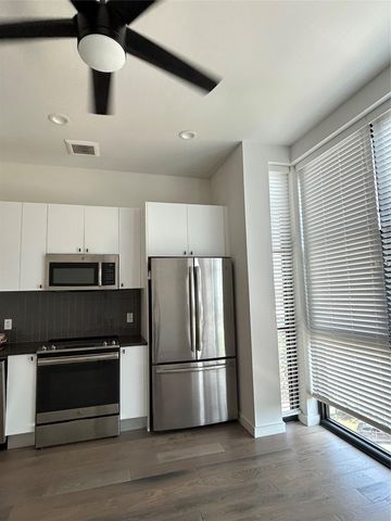 800 Embassy DR 505, Austin, TX 78702