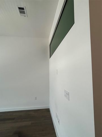 800 Embassy DR 505, Austin, TX 78702
