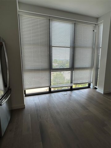 800 Embassy DR 505, Austin, TX 78702