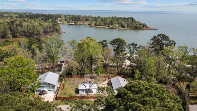 120 Cliff Street, Point Blank, TX 77364