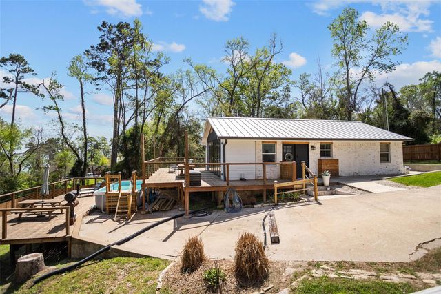 120 Cliff Street, Point Blank, TX 77364