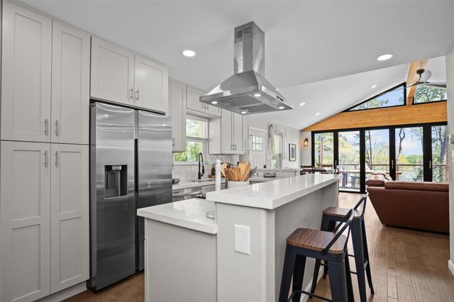 120 Cliff Street, Point Blank, TX 77364