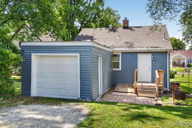 119 N 30th Street, Belleville, IL 62226