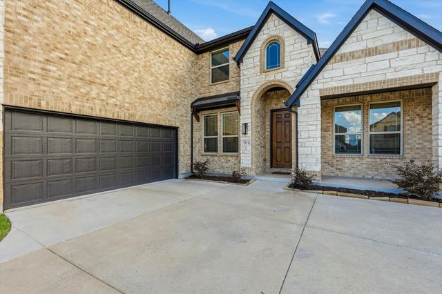 916 Peabody Drive, Mckinney, TX 75071